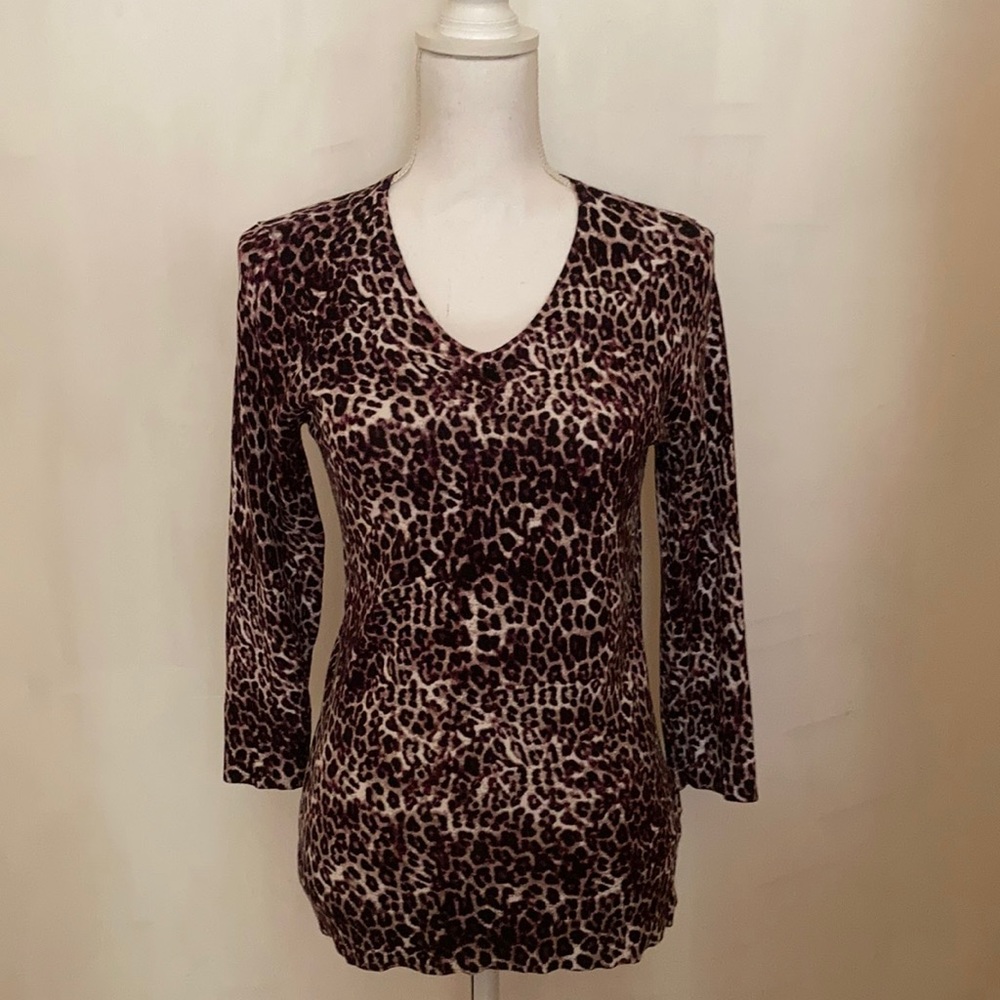 5 for $20 MIX N MATCH Roz & Ali Animal Print V Neck Knit Top